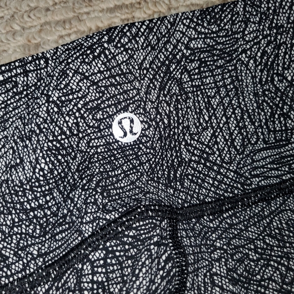 Reflective Lululemon leggings - Picture 3 of 4